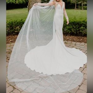 Scattered pearl cathedral veil